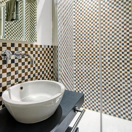 Apartamento Guesthost - Design & Relax In *